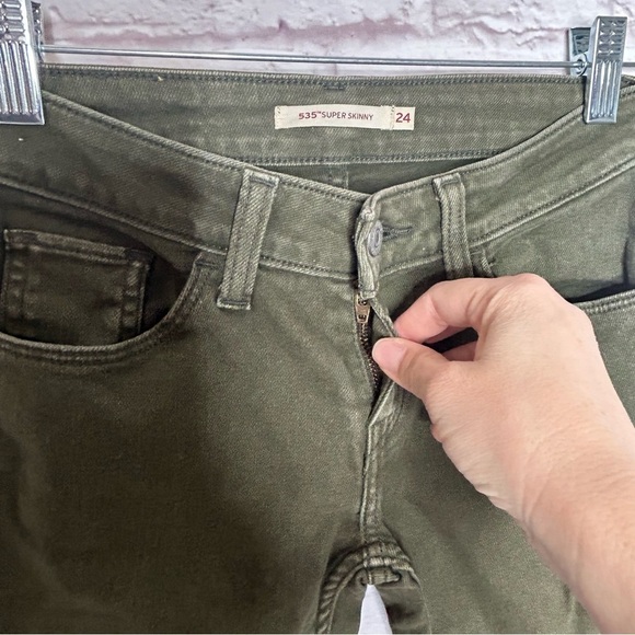 Levi’s 535 Olive Green Destroyed Knee Skinny Jeans - Picture 8 of 14